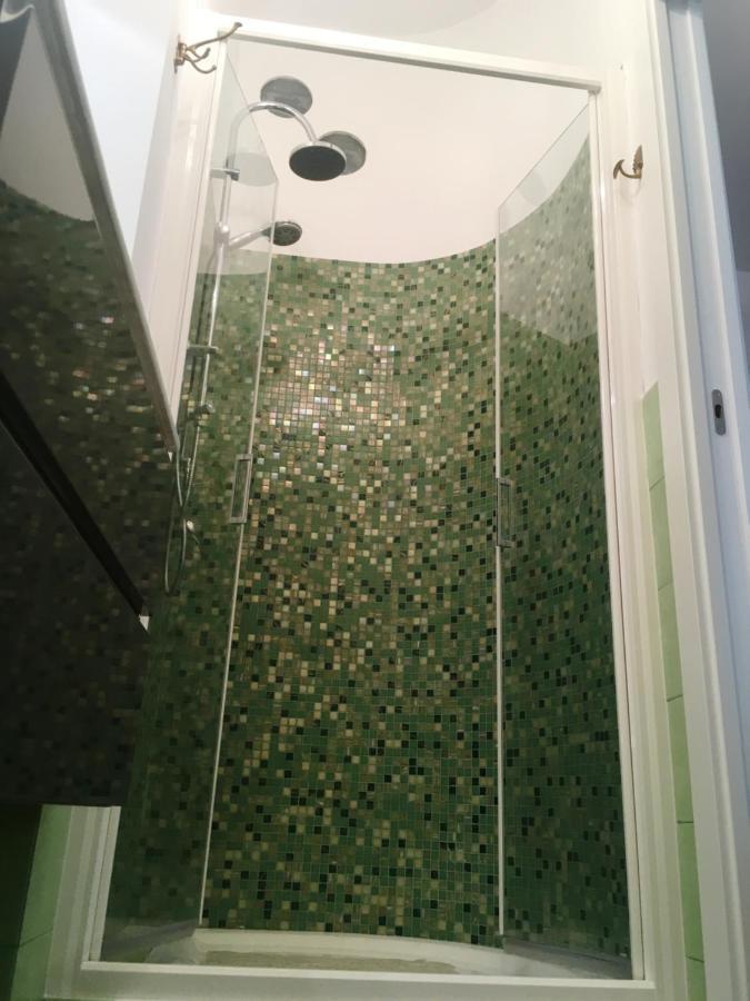 Turistico Via Dei Faggi - Guest house Rome