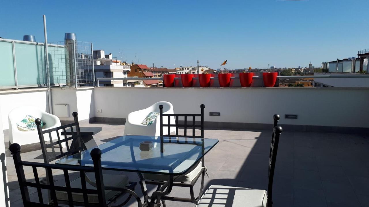 Penthouse 41 In Trastevere With Big Terrace Apartment Rome