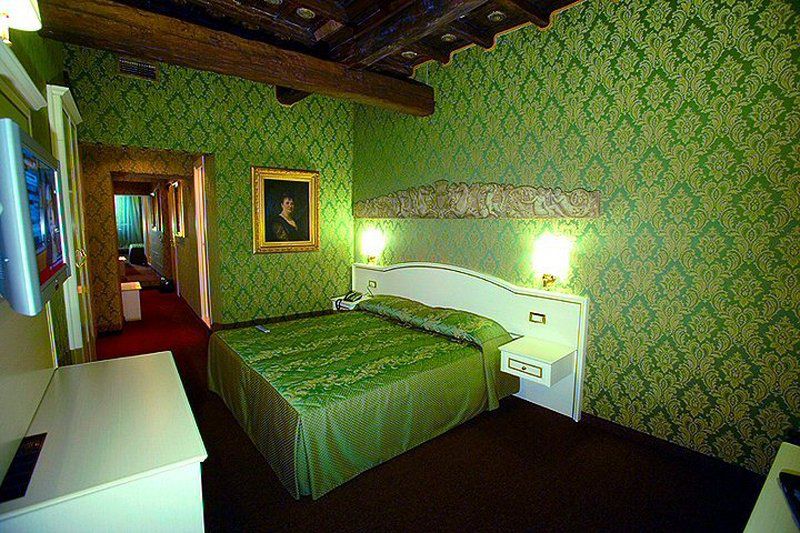 Residenza Canova Tadolini - Guest house