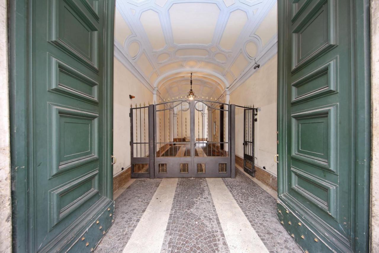 La Maisonnette Tritone Trevi Rome