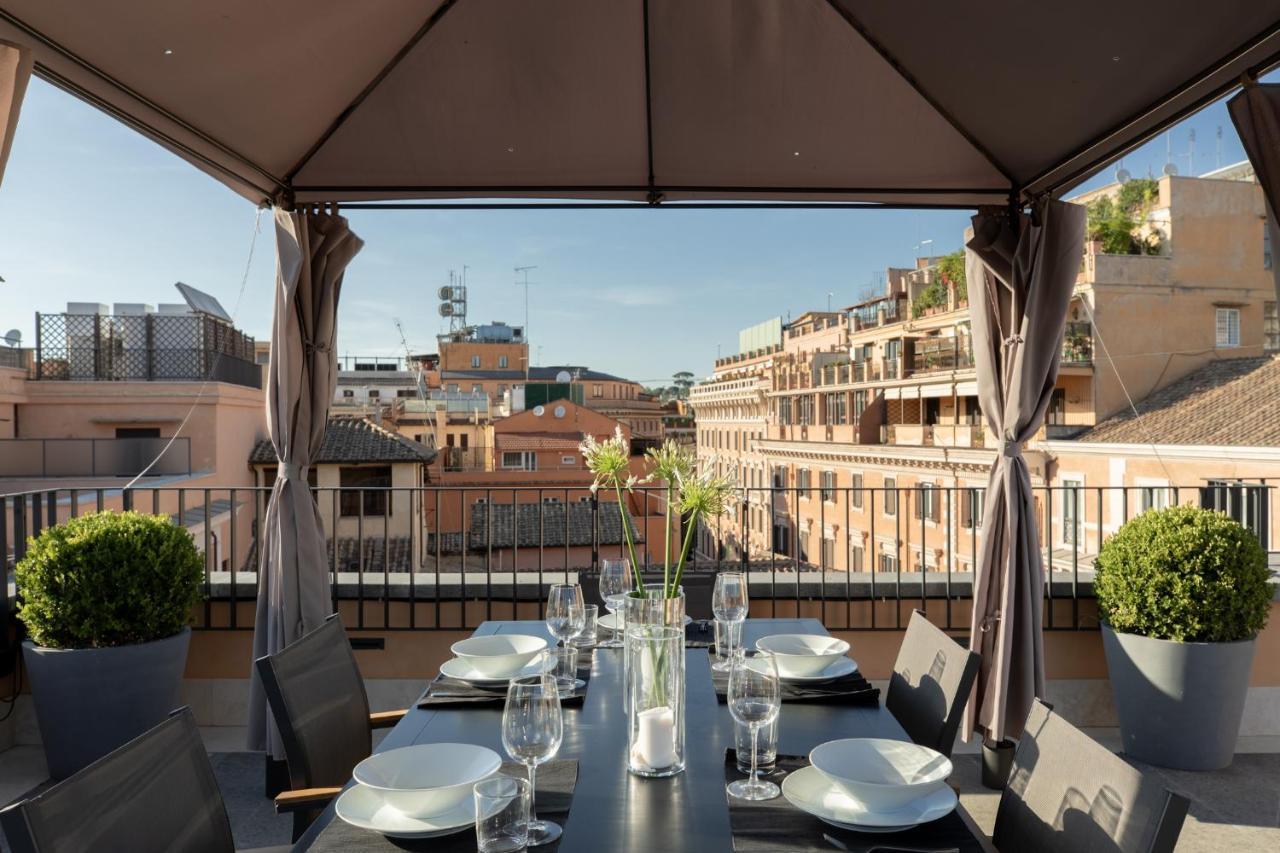 Iflat Hit In Trevi Roma