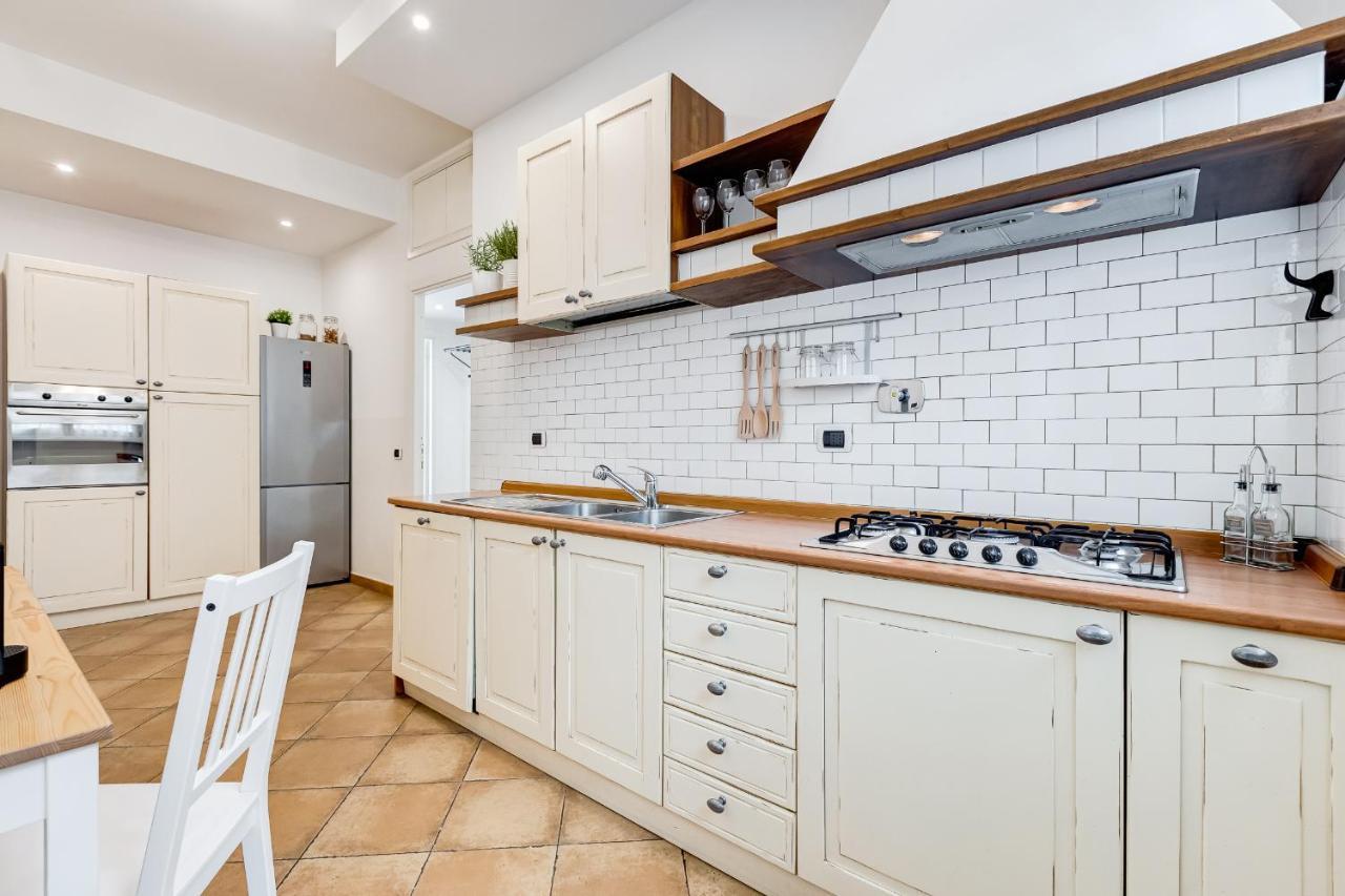 Bmga L Incredible 3bdr With Balcony In Center Apartment *