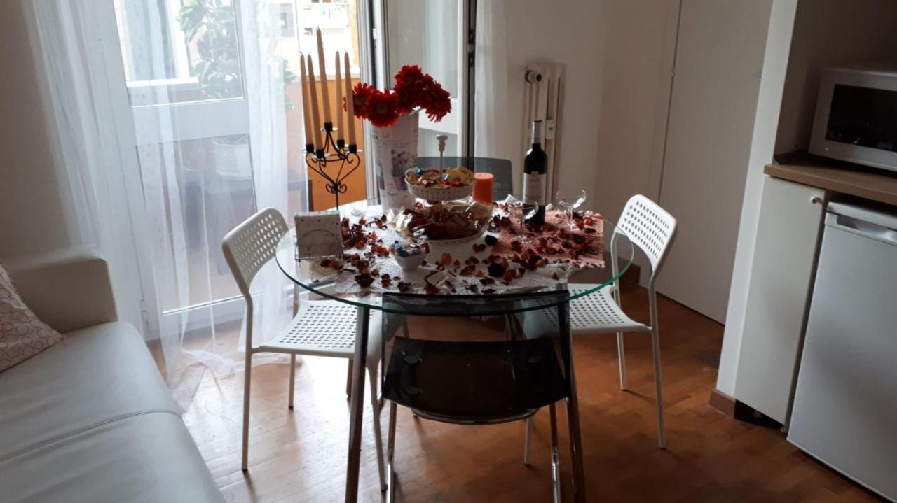 Domi Marconi 28 * Rome