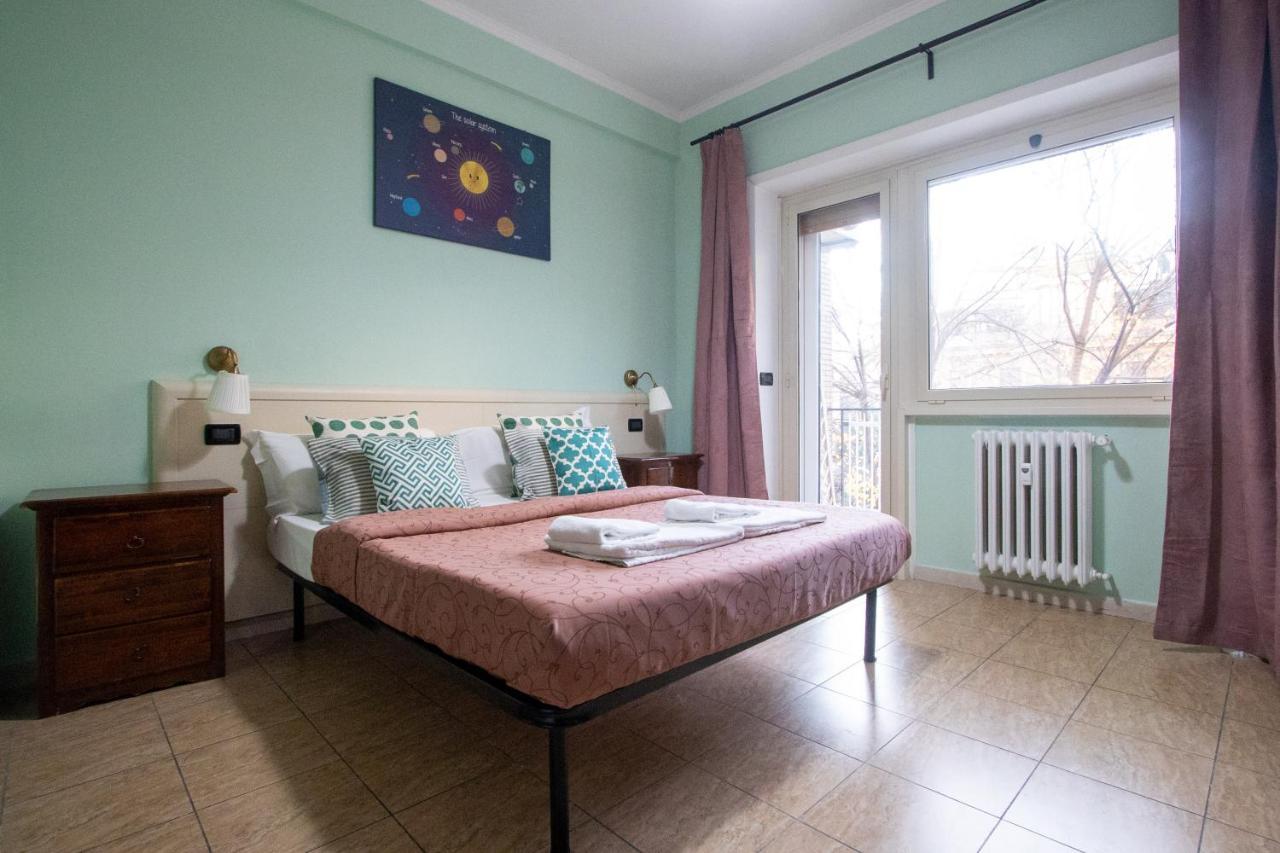 Bed & Breakfast Colorful Yard 2*