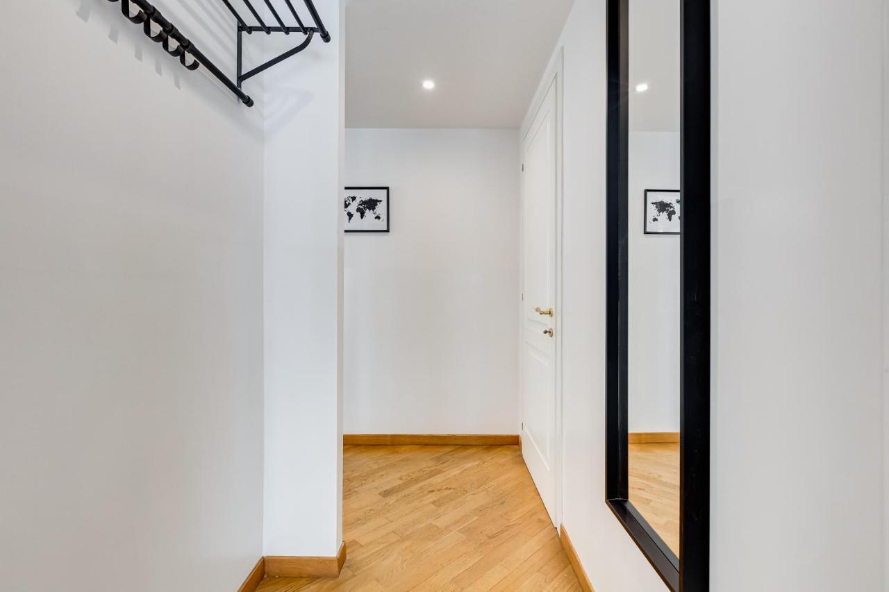 Bmga L Incredible 3bdr With Balcony In Center Apartment *