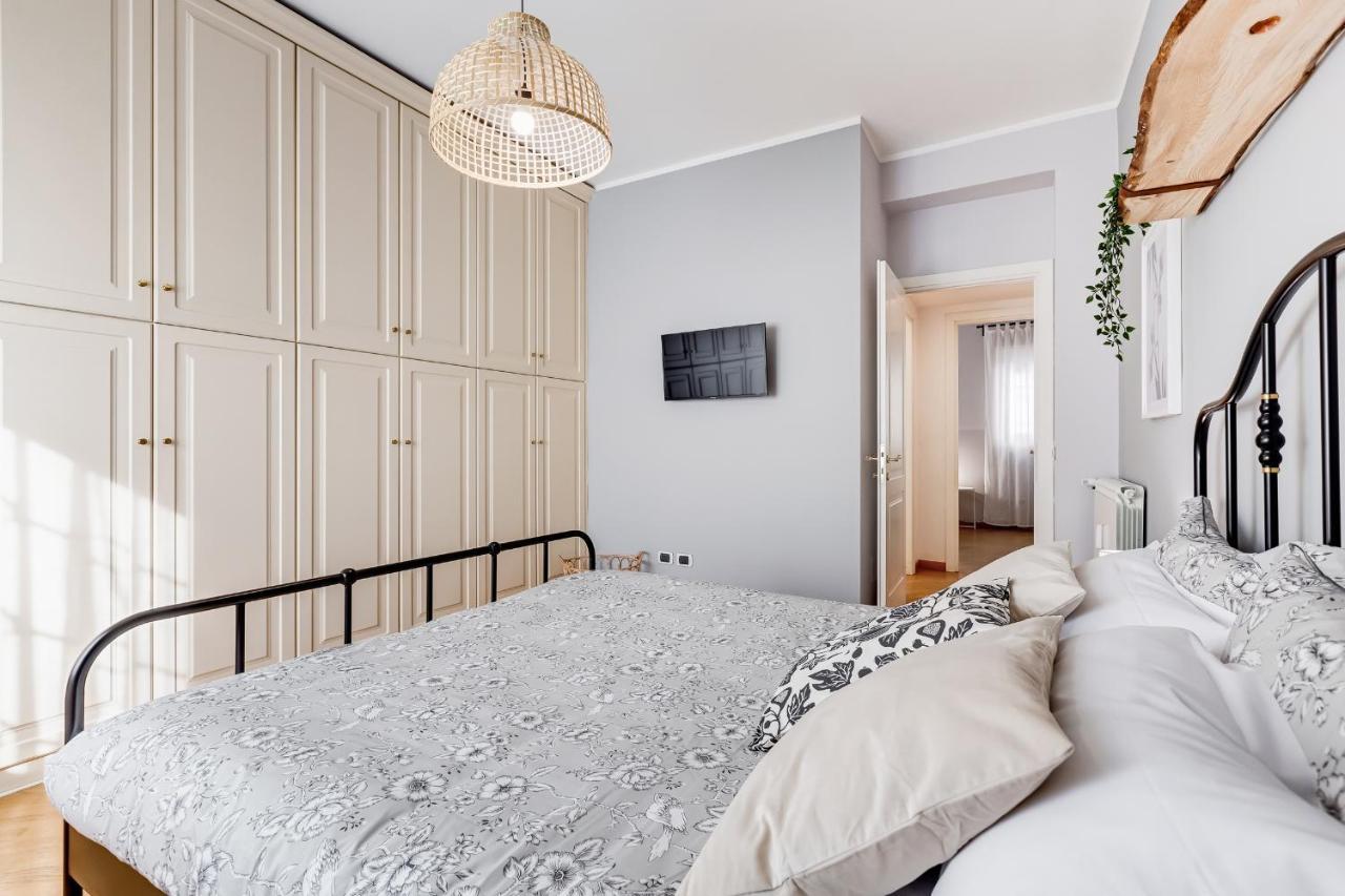 Bmga L Incredible 3bdr With Balcony In Center Apartment *
