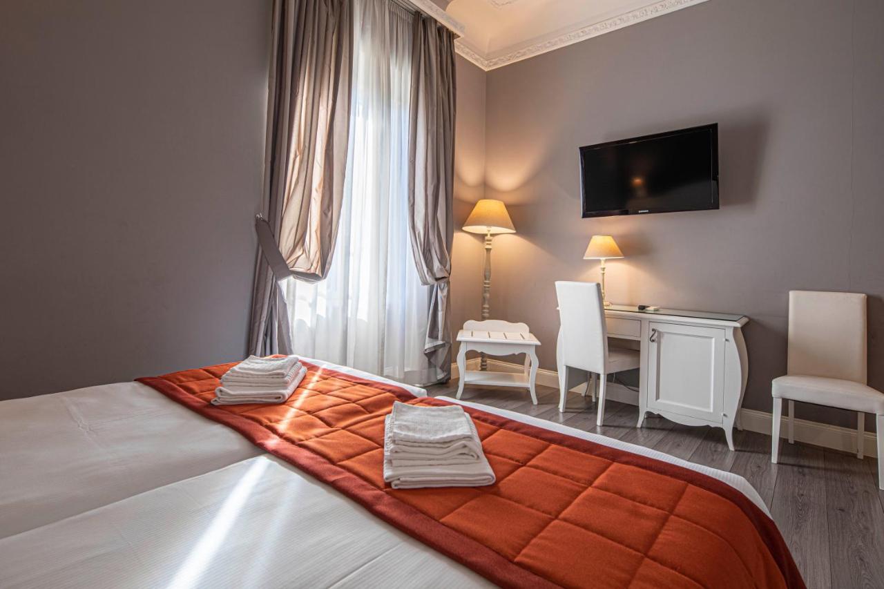 Bed & Breakfast Residenza Castrense 2*