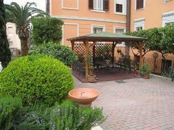 Maria Rosa Molas - Casa Per Ferie Guest house Rome