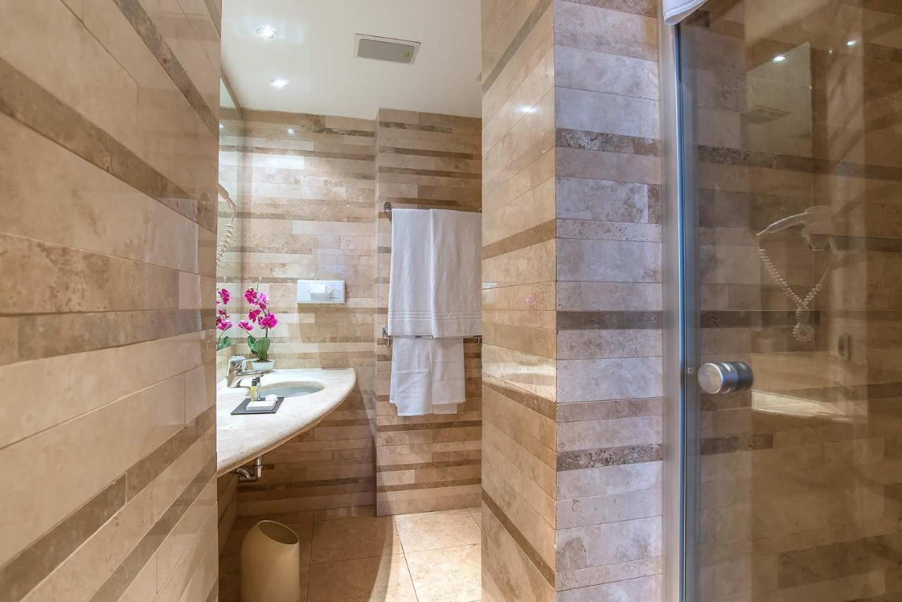 Hotel Tritone Rome