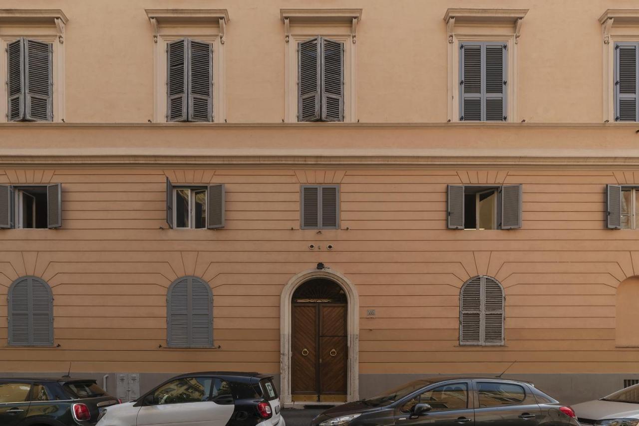 Apartment Rione Prati Elegant With Balcony