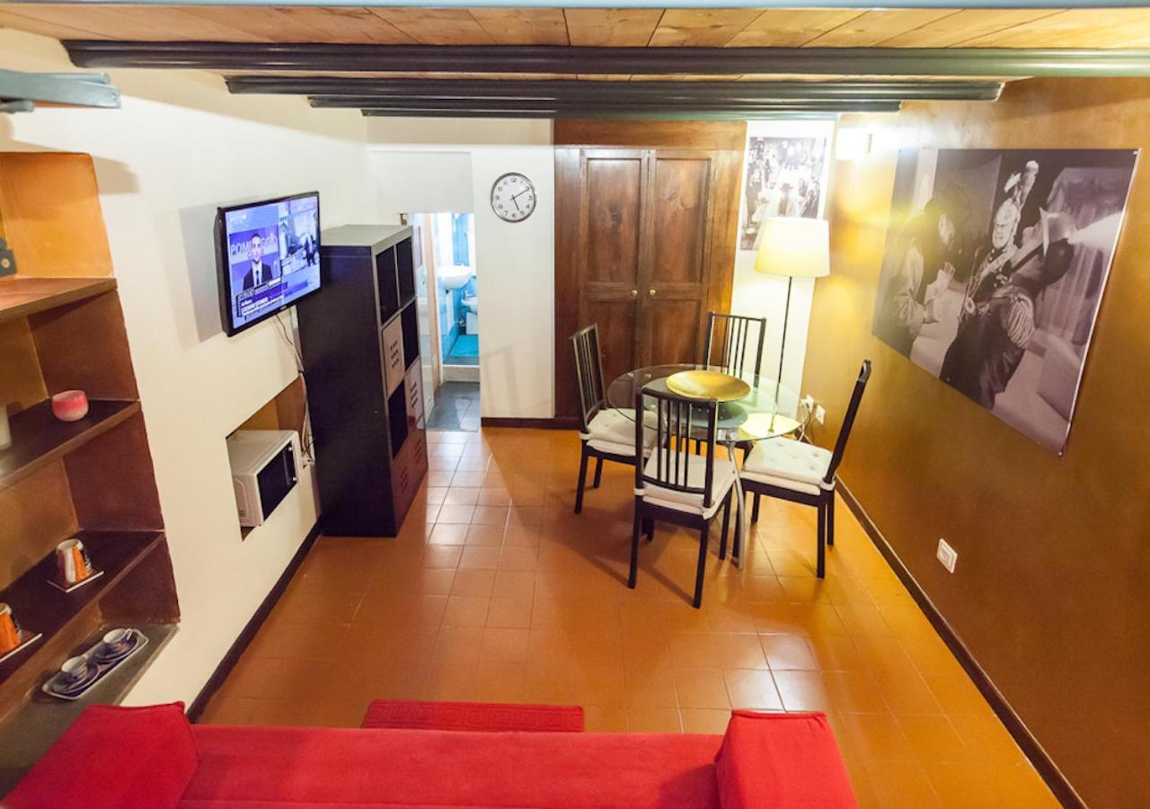 Independent In Trevi Fountain - Spain Square Apartment Rome