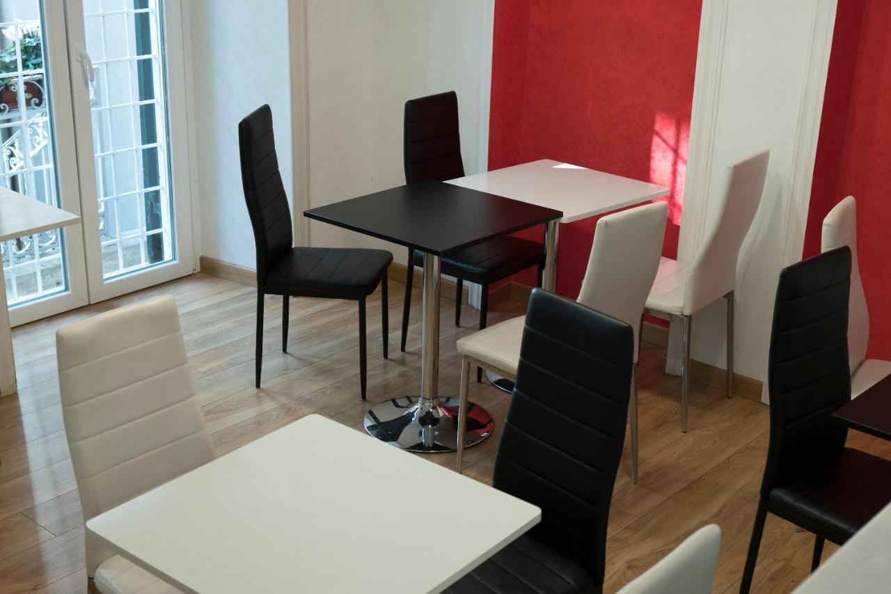 Bed & Breakfast La Breccia A Porta Pia Rome