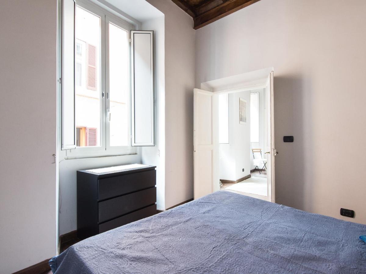 Muratte Facing Trevi's Fountain Apartment Rome