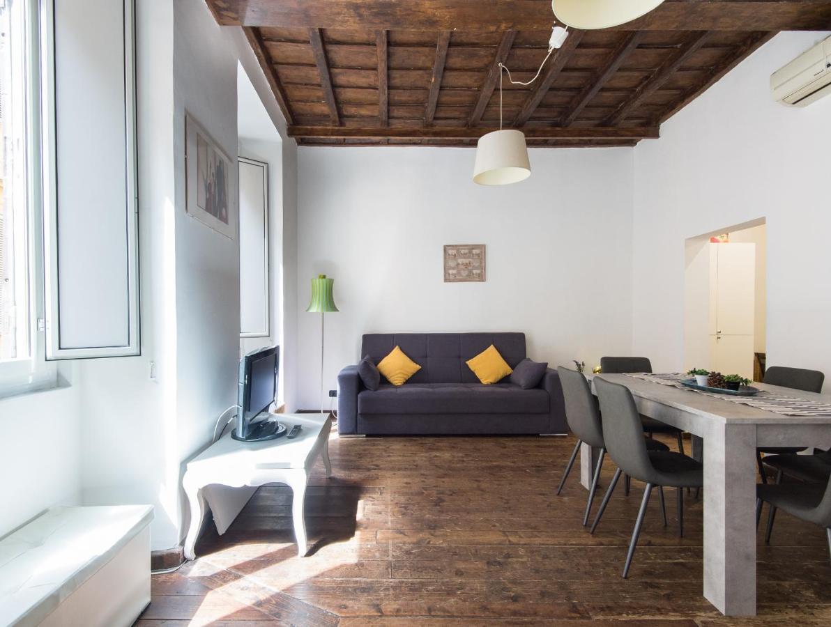 Muratte Facing Trevi's Fountain Apartment Rome