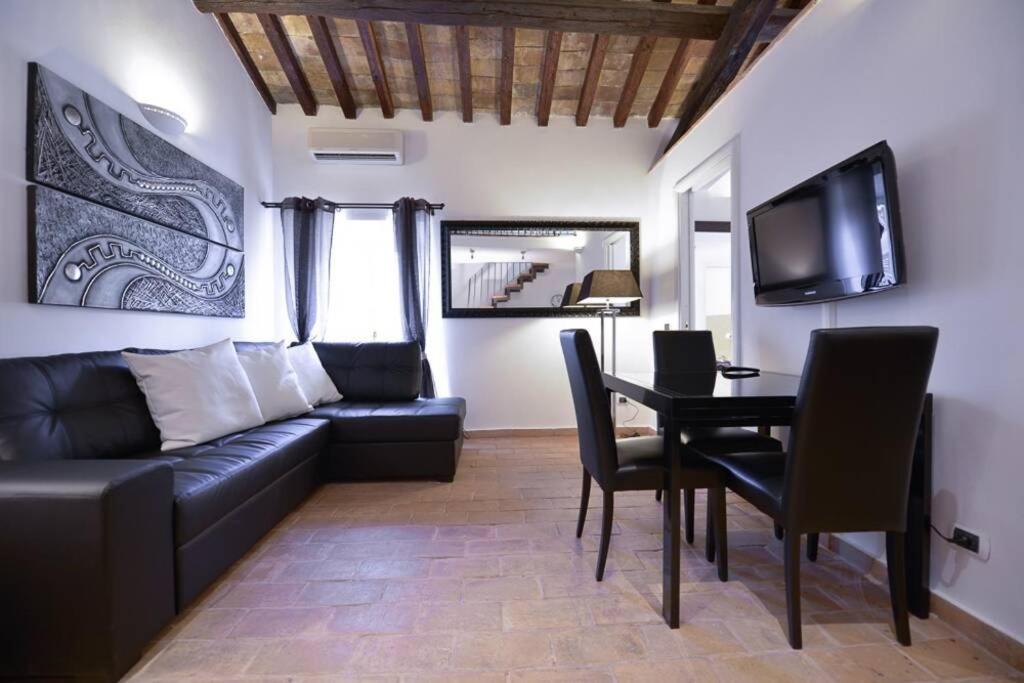 Ibernesi - Charming At The Forums * Rome