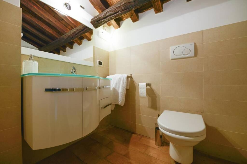 Ibernesi - Charming At The Forums Apartment Rome