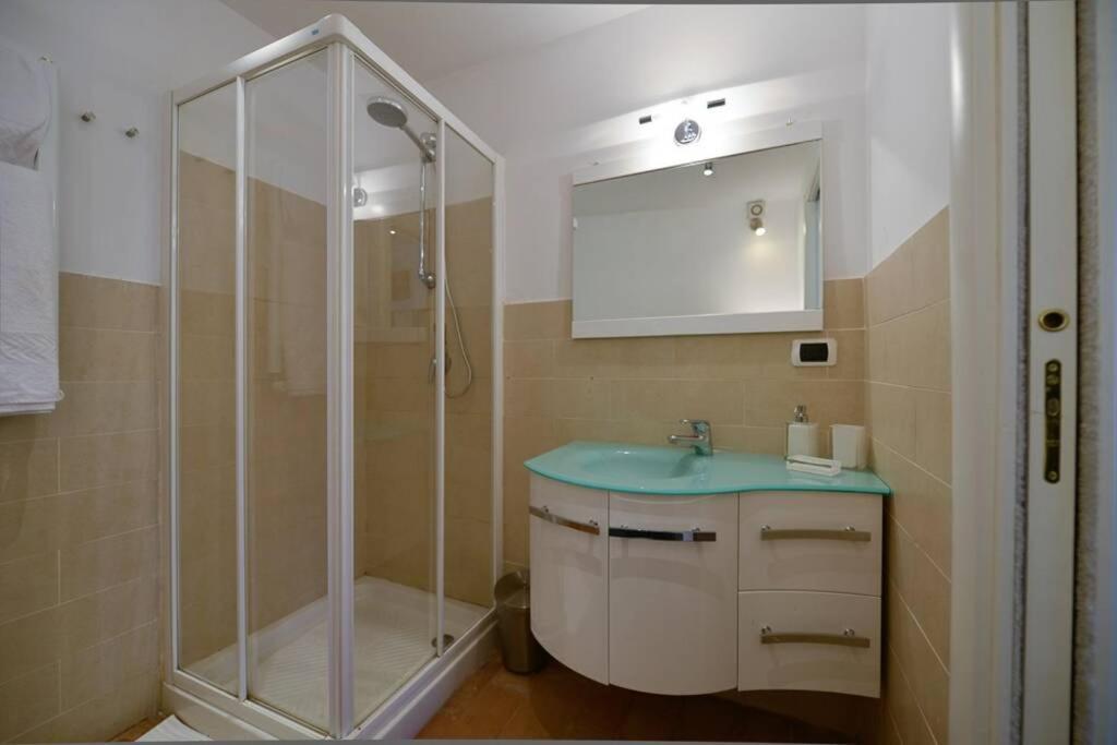 Ibernesi - Charming At The Forums Apartment