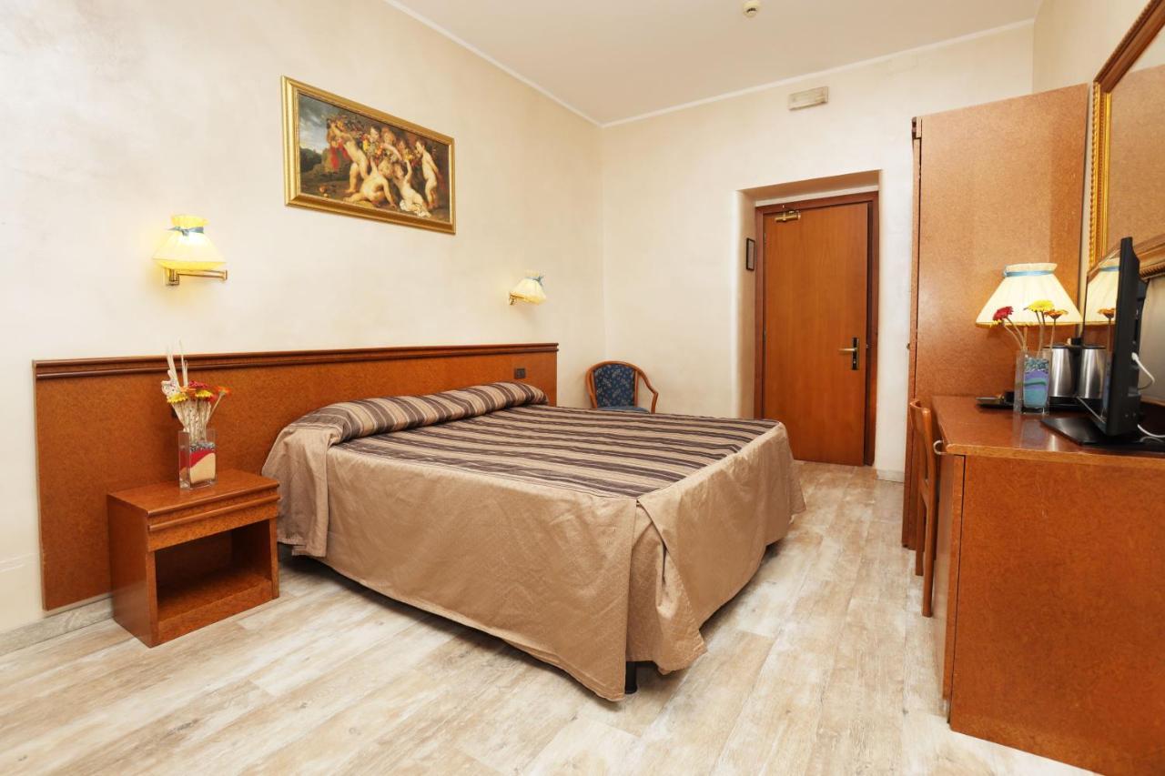 Rimini 3* Rome