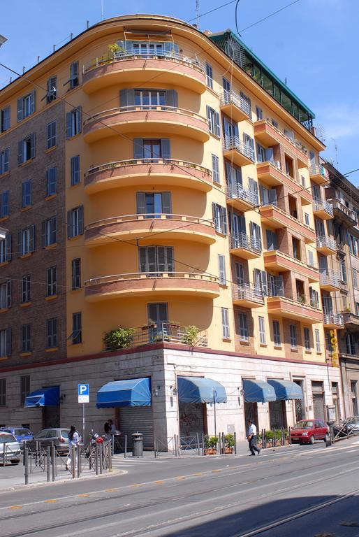 Guest house Roma Naif Rooms 2*