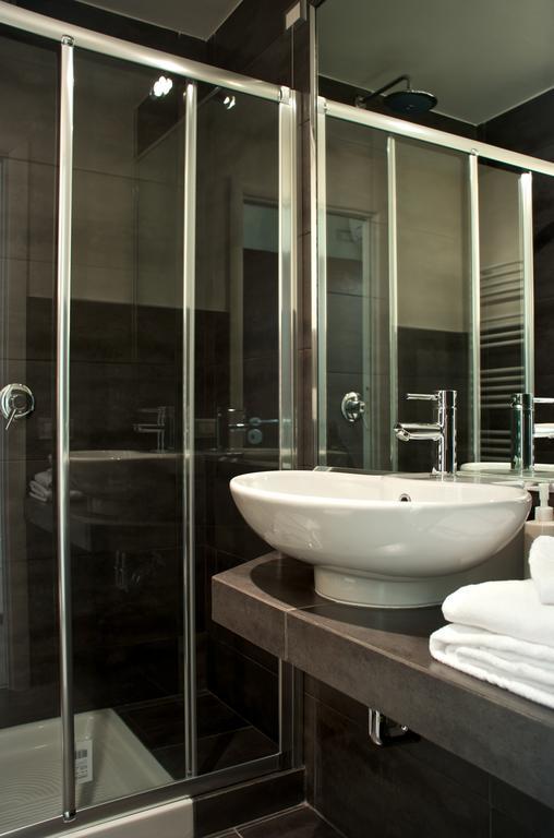 Guest house Roma Naif Rooms 2*