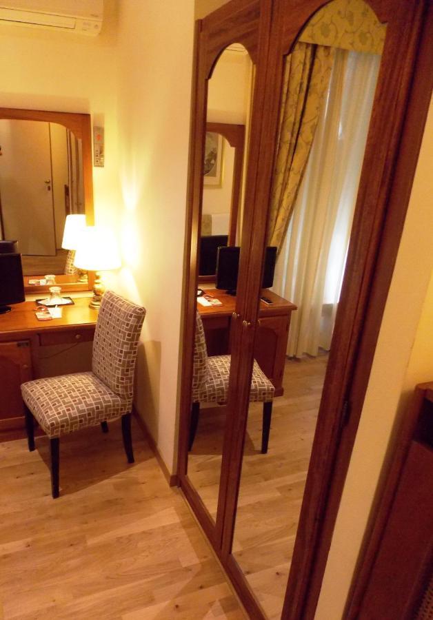 Cortina Hotel Rome