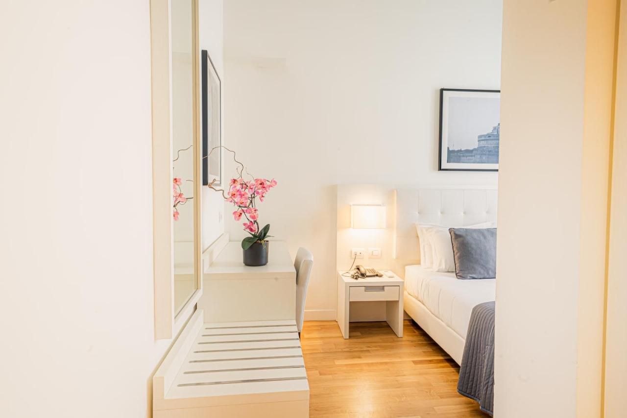 Capitals Luxury River 2* Rome
