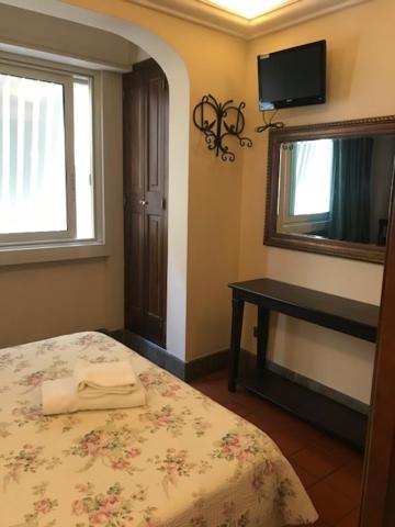 Okapi Hotel *