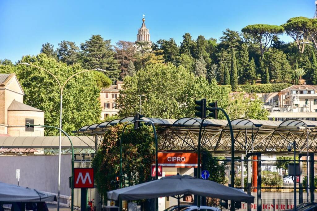 Vatican - St Peter Loft A San Pietro Con Netflix Rome