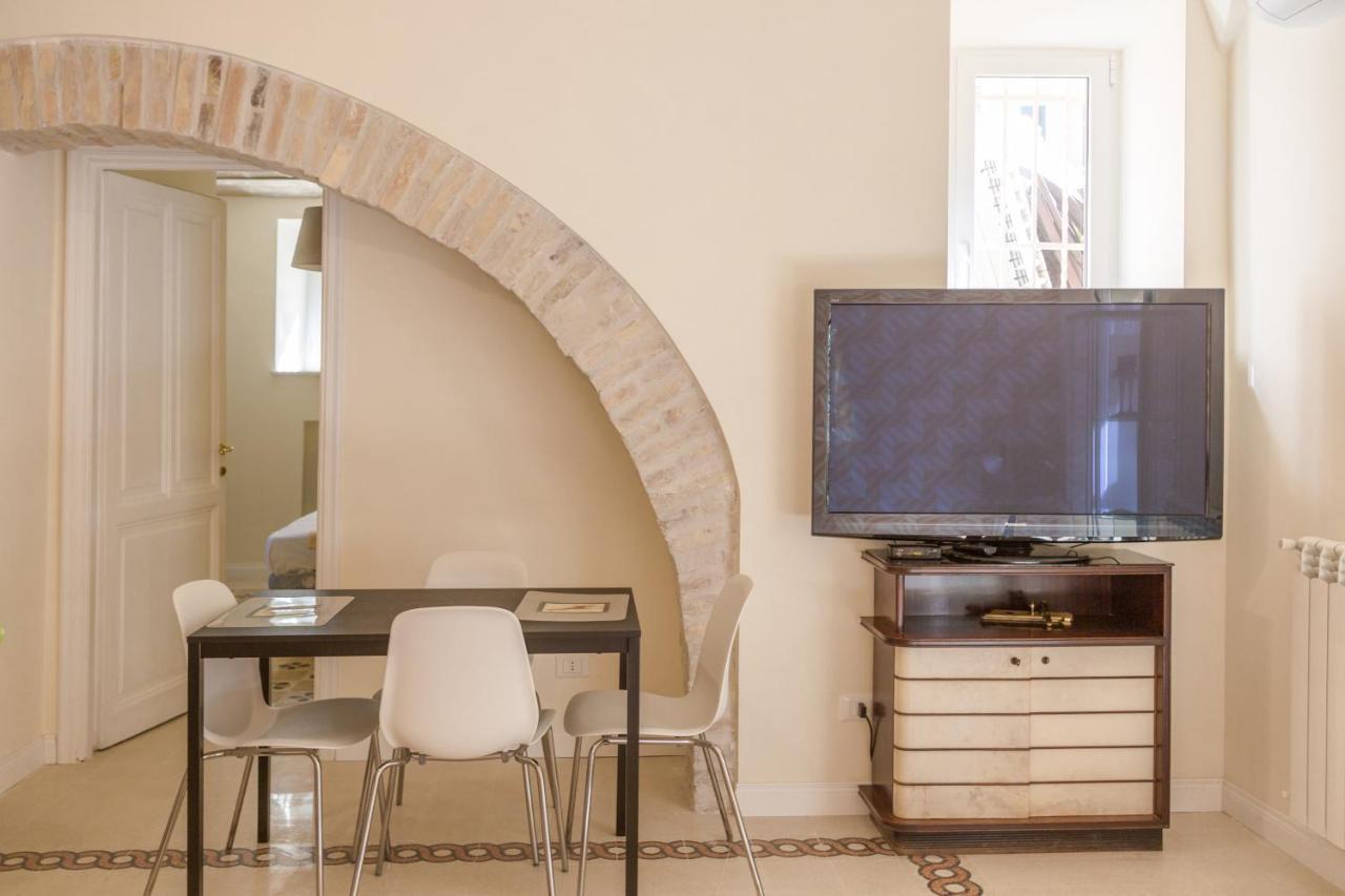 Apartment Romantica With Dehors Near San Giovanni