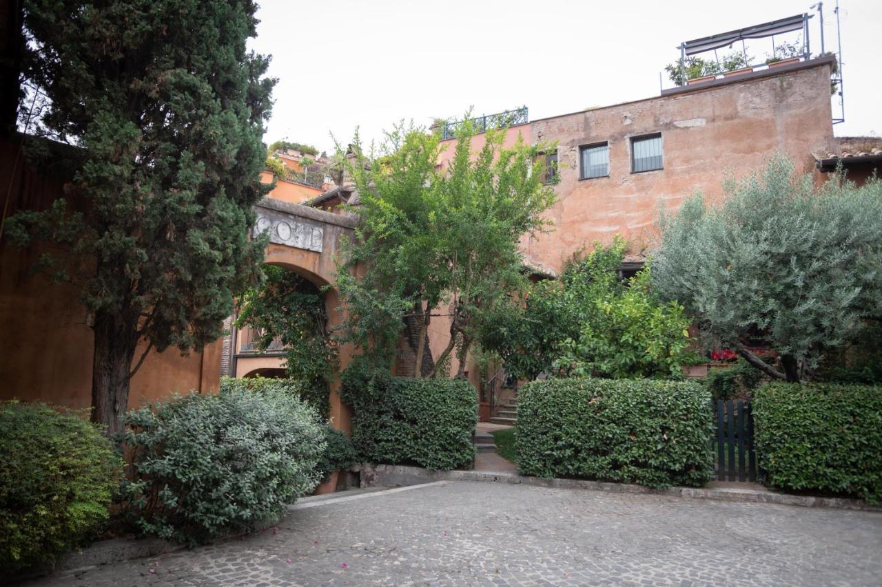 Forum Apartment