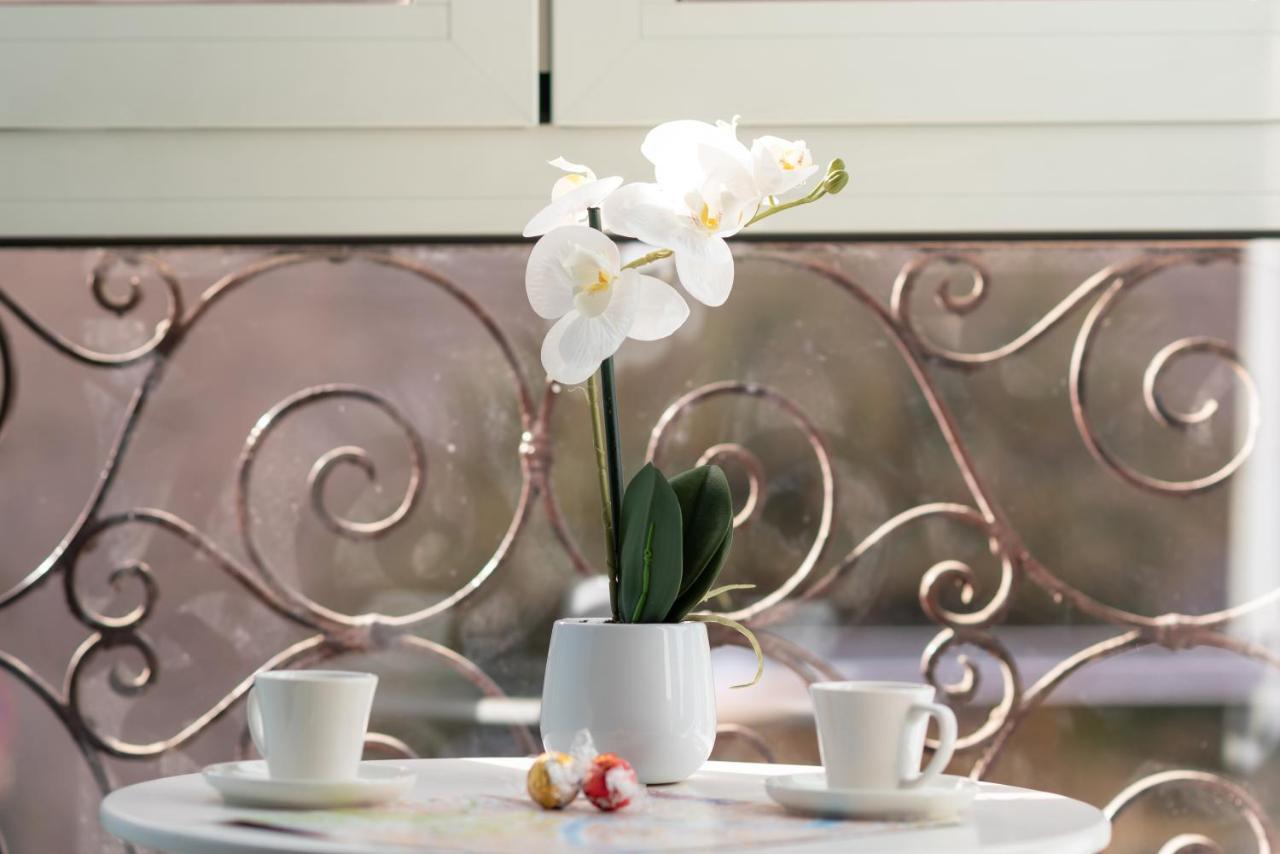 Rhome Hosting Guest house *