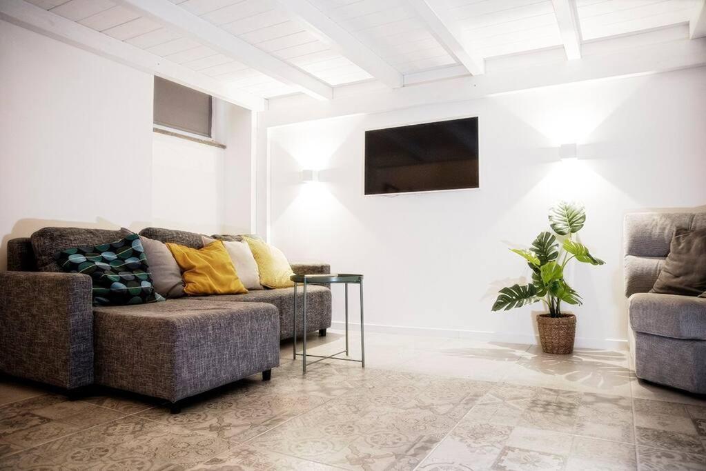 Beautifully Renovated Loft In Trastevere Apartment