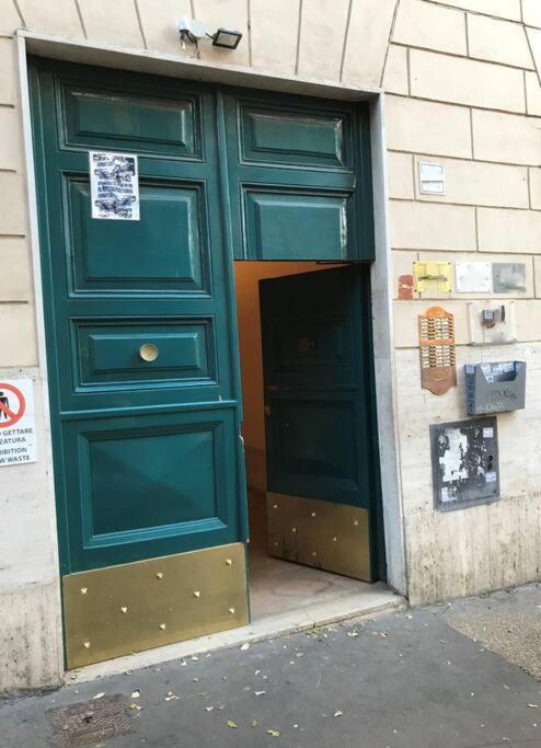 Beautifully Renovated Loft In Trastevere Apartment