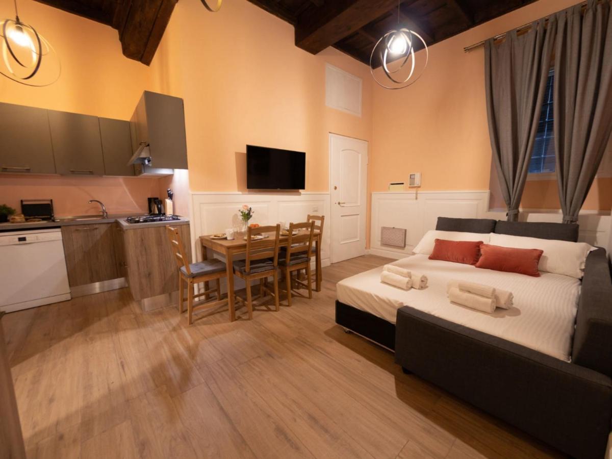 The Rent - Near Fontana Di Trevi Apartment Rome