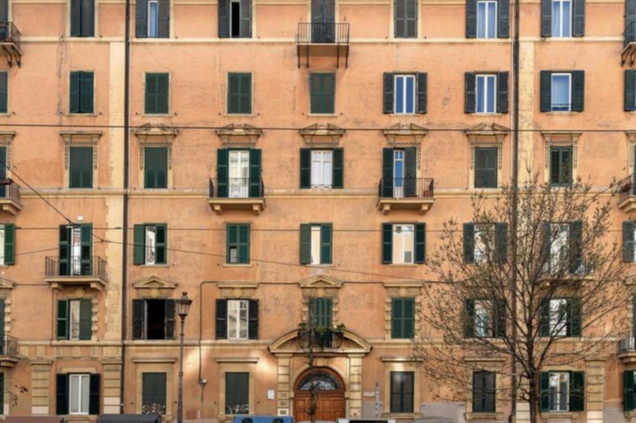 Sunny Flat In Elegant Building Close To Colosseum Appartamento Roma