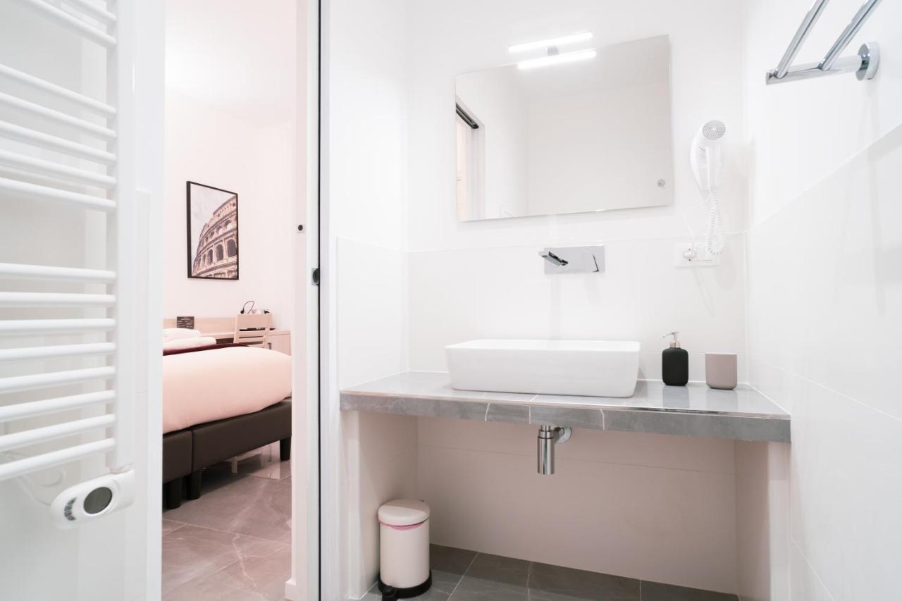 Lux Pretoria Guest house Rome