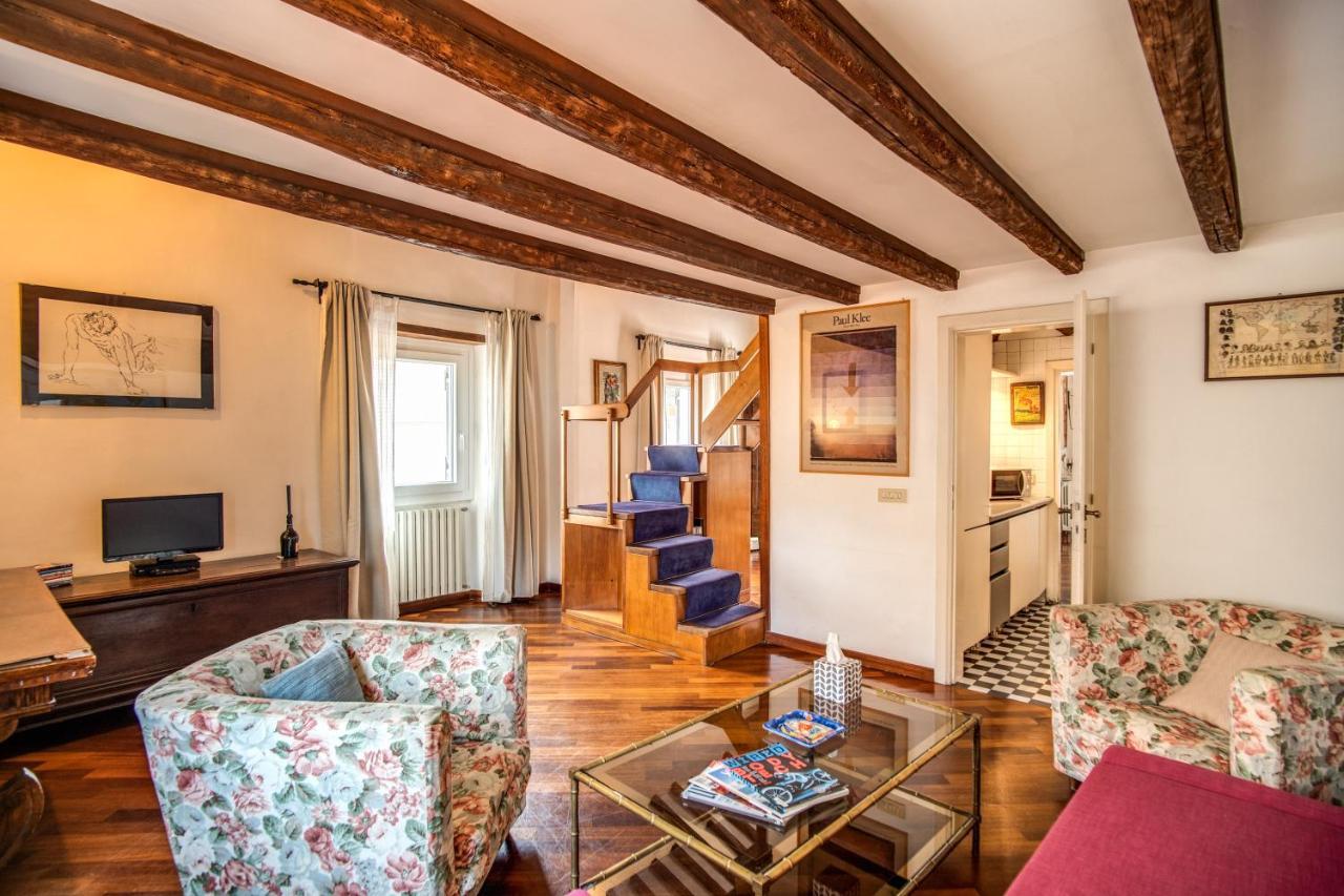 Lovely Attic With Private Terrace By Piazza Navona