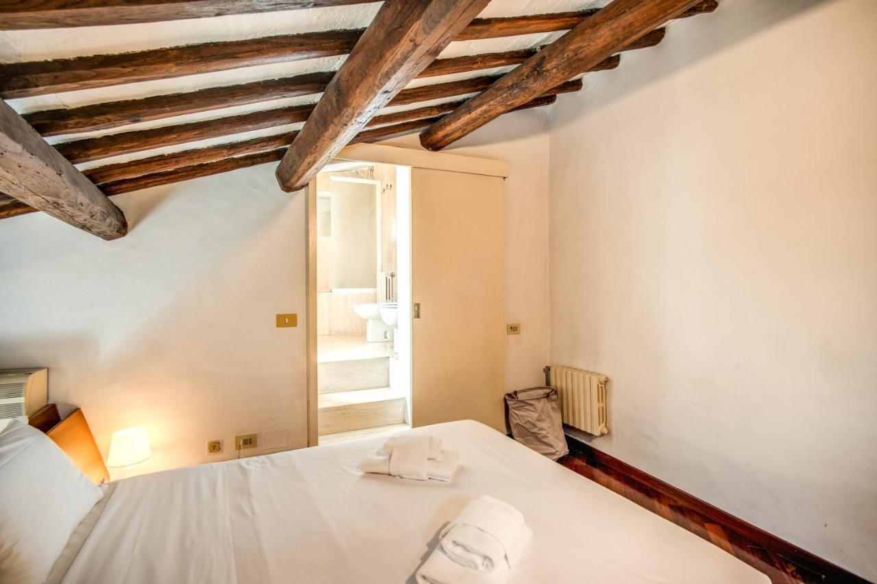 Lovely Attic With Private Terrace By Piazza Navona Apartment