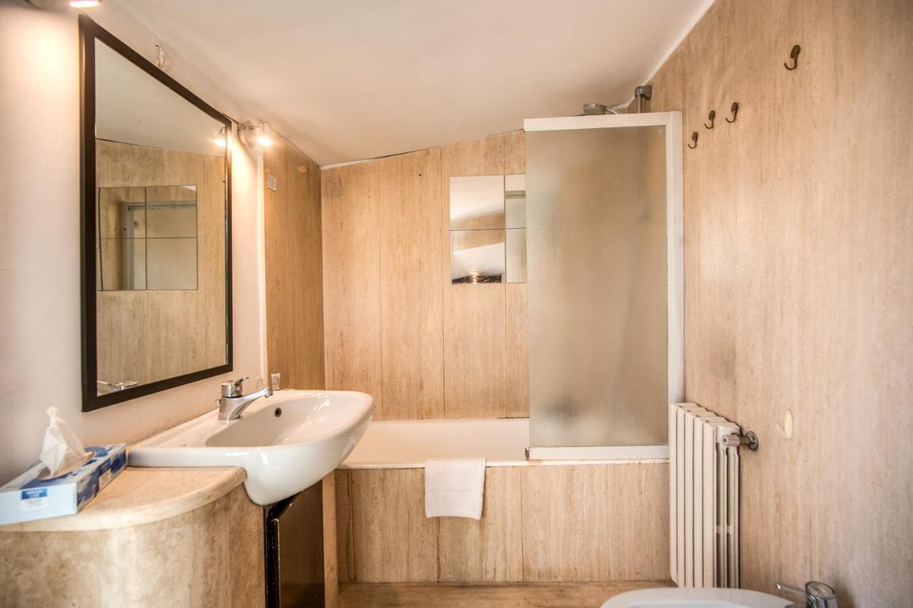 Lovely Attic With Private Terrace By Piazza Navona * Rome