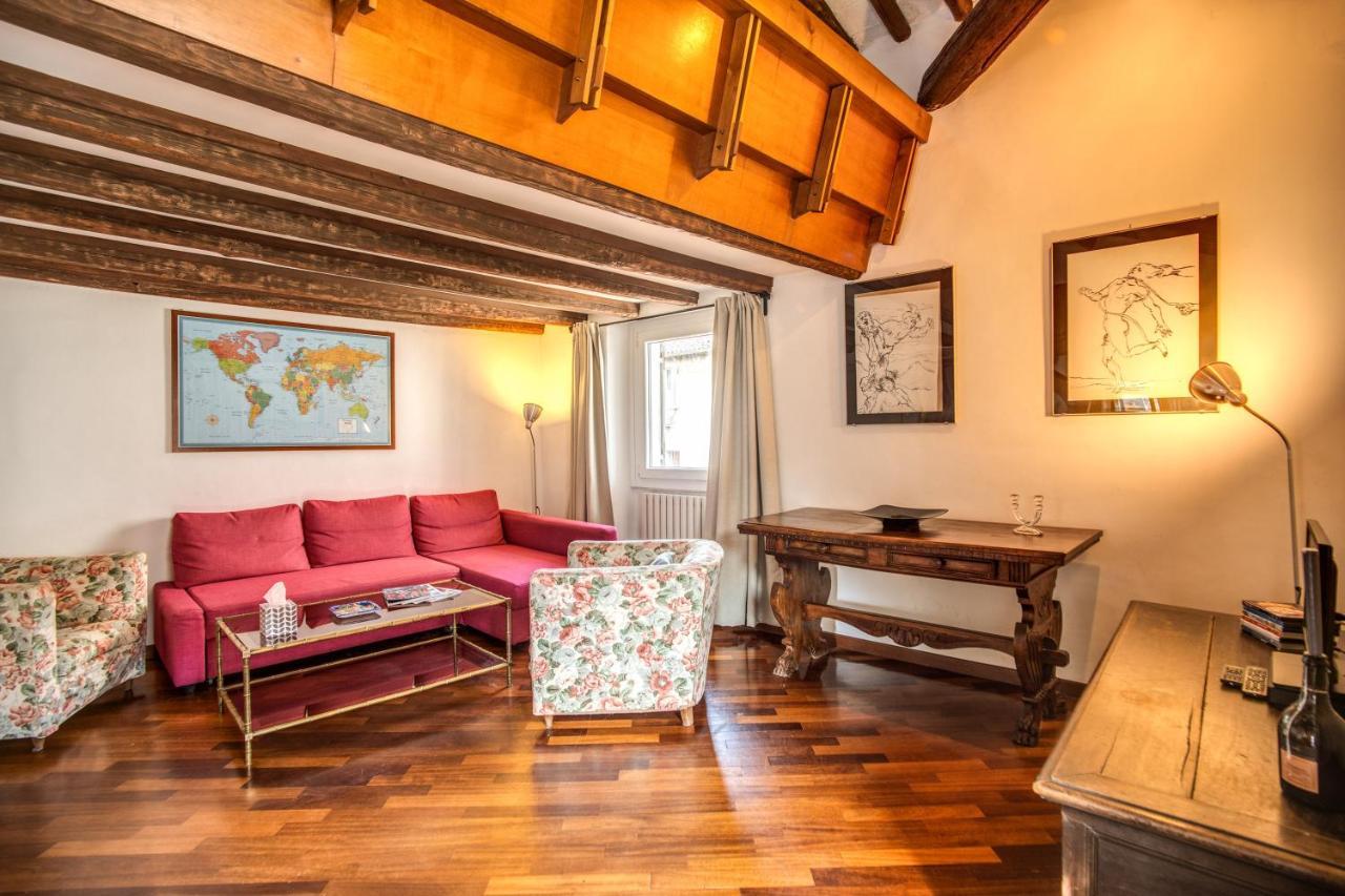 Lovely Attic With Private Terrace By Piazza Navona Apartment
