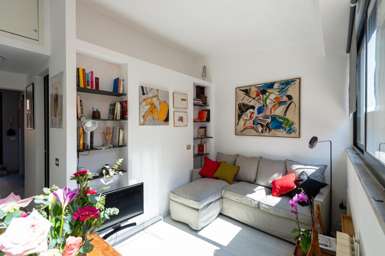 Apartment Banchi Nove, Penthouse Full Of Light And Silence *