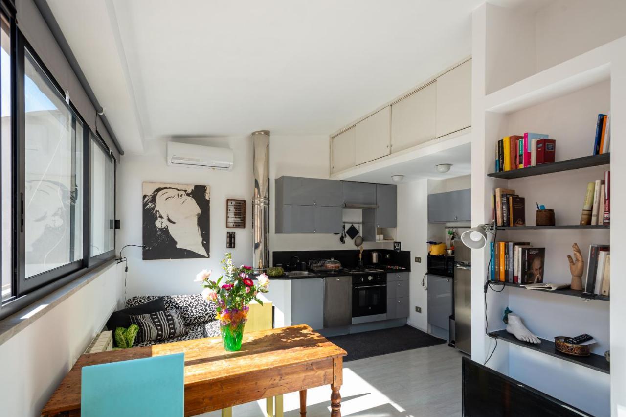 Apartment Banchi Nove, Penthouse Full Of Light And Silence *