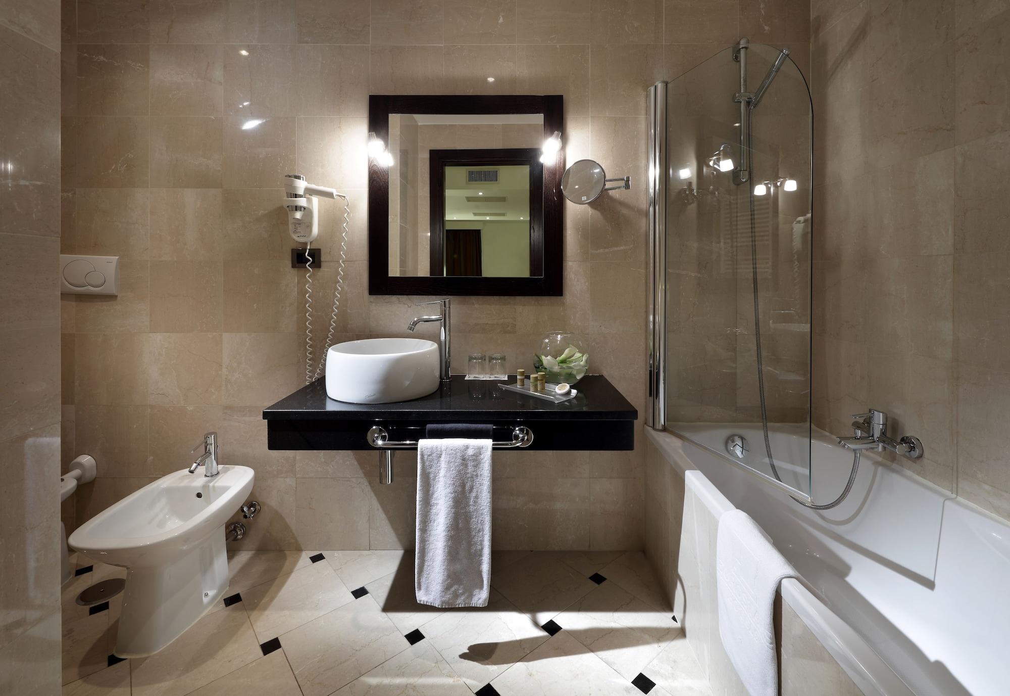 Hotel Exe International Palace 4*