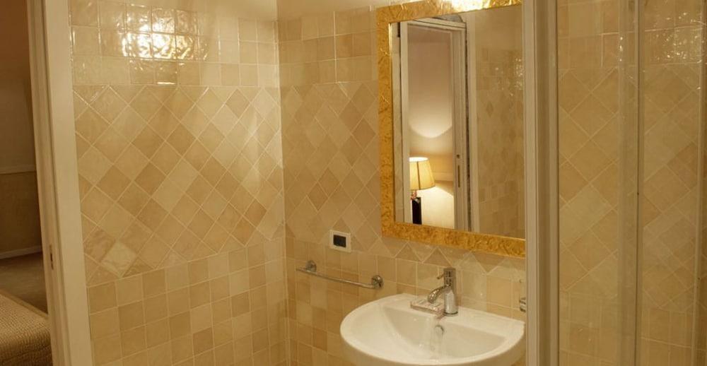 Domus Liberius - 2* Rome