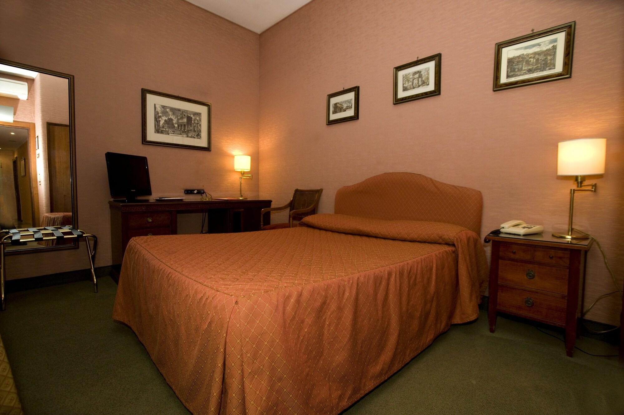Hotel Domus Aventina 3*