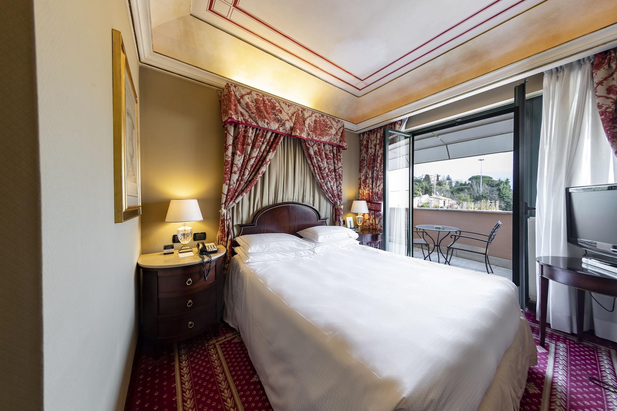 River Chateau Hotel 4*