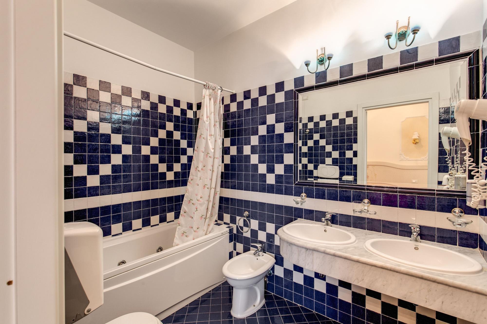 Cambridge Hotel
