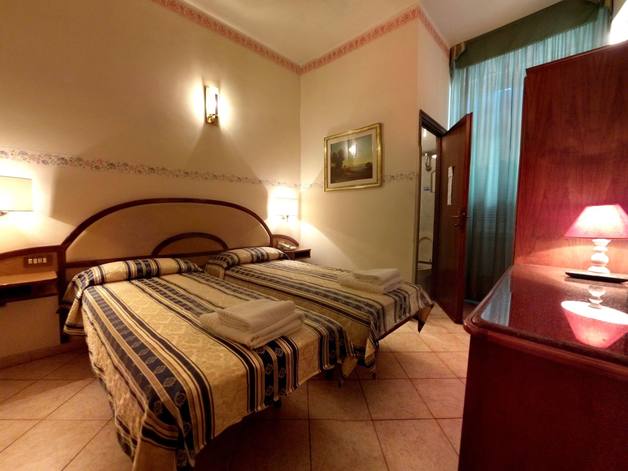 Cambridge Hotel