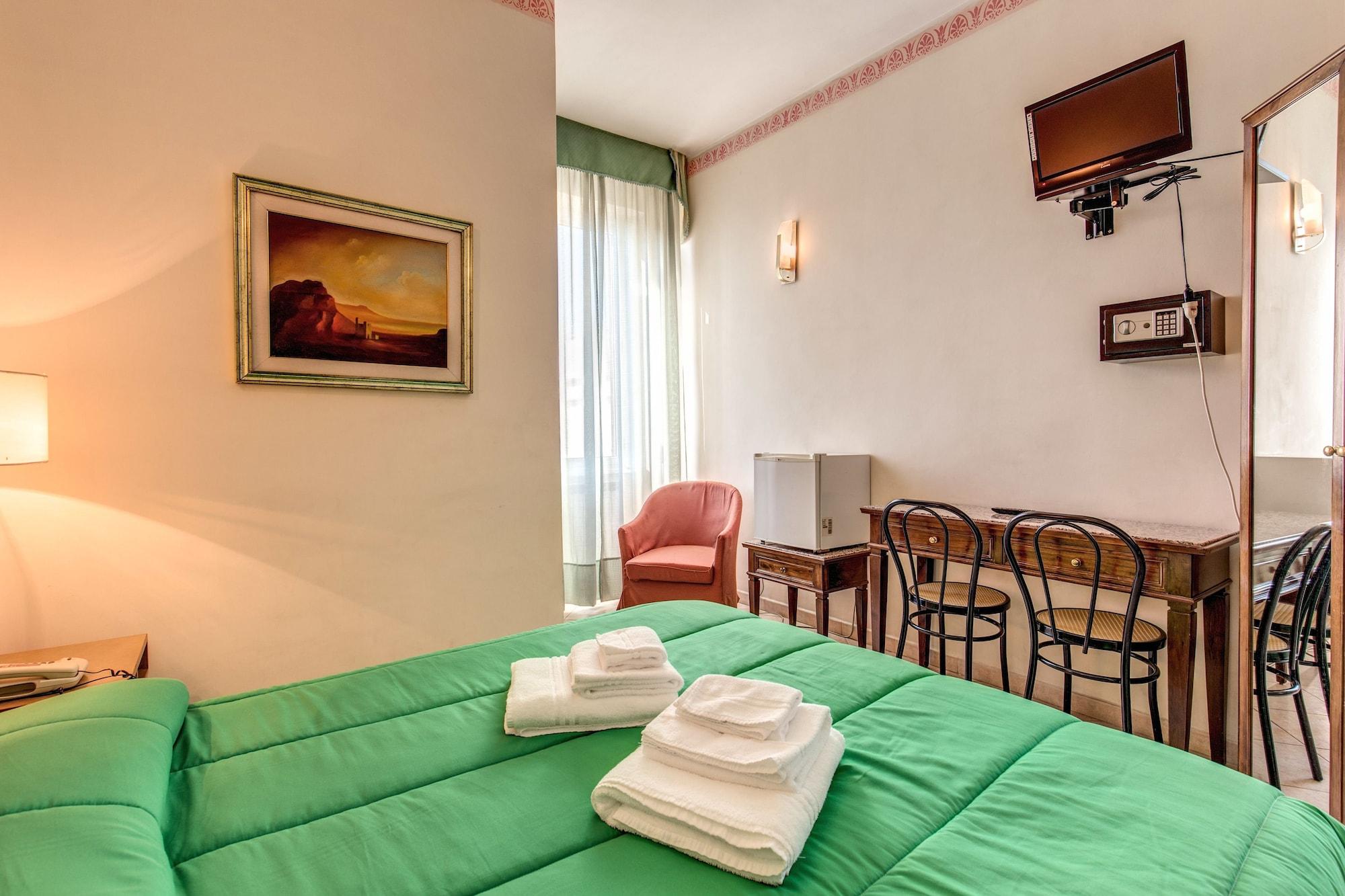 Cambridge Hotel 3*