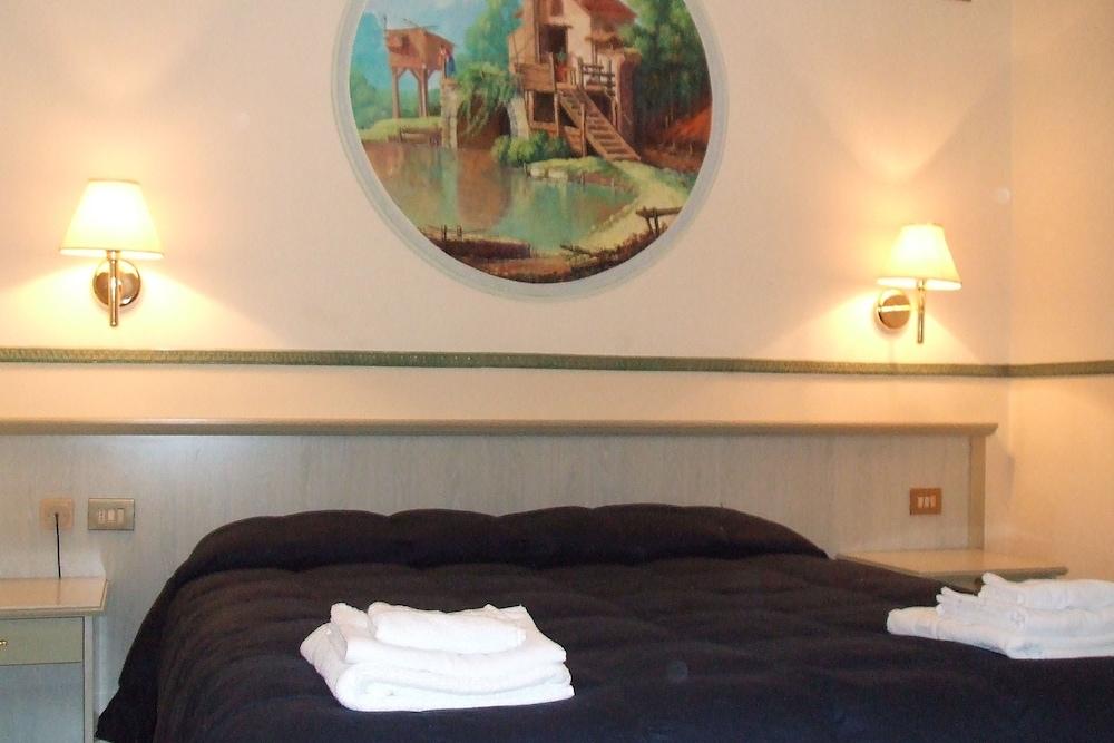 Cambridge Hotel Rome